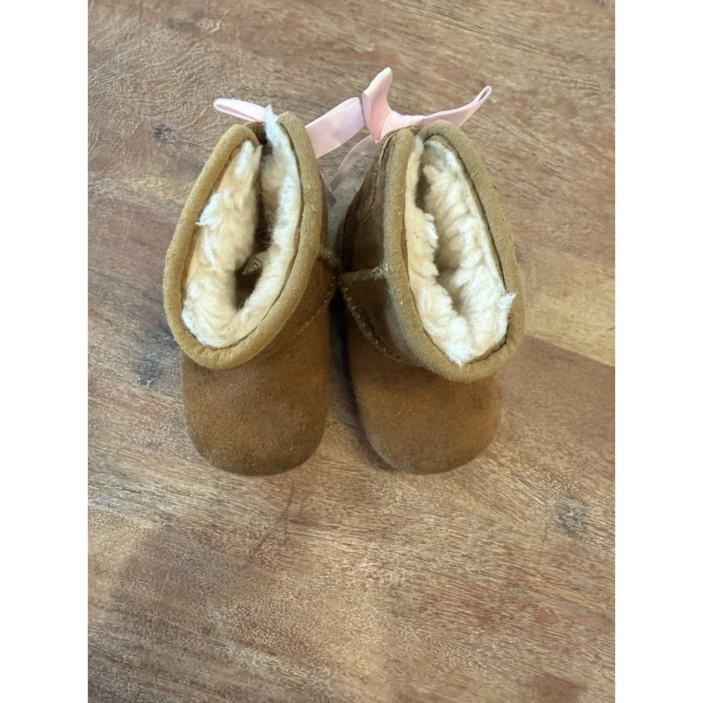 UGG Jesse Bow II Infant‎ Baby Boots Size 2/3 Chestnut Brown Pink Satin Bow